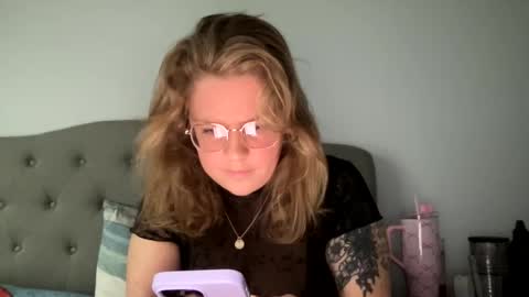 Snapshot of angeloflight273360 chatting on January 2025 05:46:01 PM Angel of Light online show from January 2025 05:46:01 PM