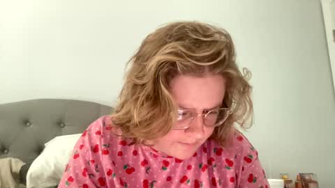Snapshot of angeloflight273360 chatting on February 2025 09:52:02 PM Angel of Light online show from February 2025 09:52:02 PM