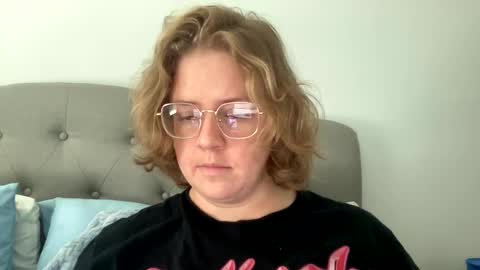 Snapshot of angeloflight273360 chatting on February 2025 07:38:02 PM Angel of Light online show from February 2025 07:38:02 PM