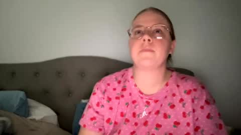 Snapshot of angeloflight273360 chatting on March 2025 11:15:01 PM Angel of Light online show from March 2025 11:15:01 PM