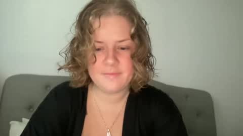 Snapshot of angeloflight273360 chatting on September 2025 12:05:01 PM Angel of Light online show from September 2025 12:05:01 PM