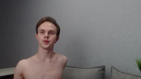 Snapshot of angelraaay chatting on February 2025 06:59:01 PM Angel online show from February 2025 06:59:01 PM