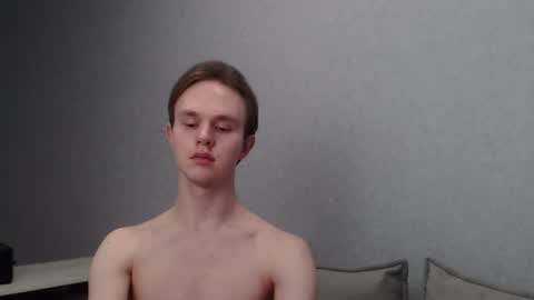 Snapshot of angelraaay chatting on February 2025 12:33:02 PM Angel online show from February 2025 12:33:02 PM