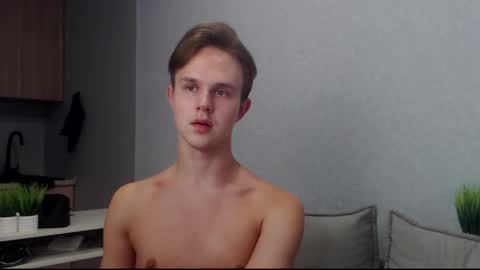 Snapshot of angelraaay chatting on September 2025 10:31:01 AM Angel online show from September 2025 10:31:01 AM