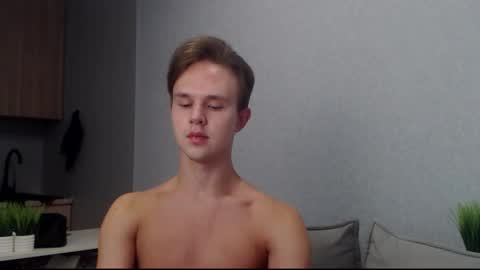 Snapshot of angelraaay chatting on September 2025 07:03:02 AM Angel online show from September 2025 07:03:02 AM