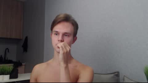 Snapshot of angelraaay chatting on October 2025 08:37:01 AM Angel online show from October 2025 08:37:01 AM