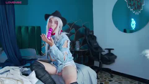Snapshot of angelross_ chatting on September 2025 02:06:02 PM Tyler online show from September 2025 02:06:02 PM