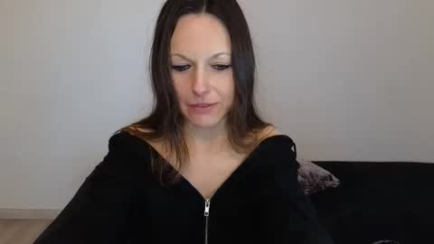 Giulia online show from February 2026 12:05:02 PM