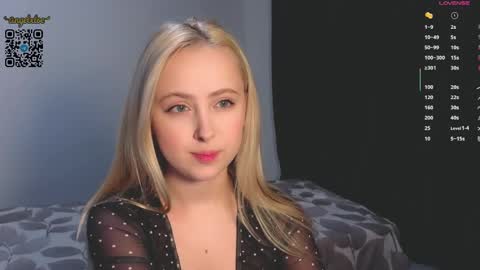 Snapshot of angelxloe chatting on June 2026 11:51:02 PM Im Chloe i do FLASH BOOBS for new fan club online show from June 2026 11:51:02 PM