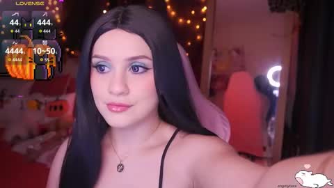 Angel online show from November 2025 01:48:02 AM