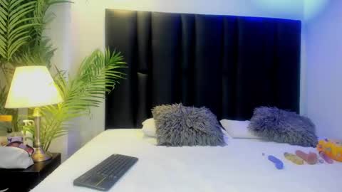 angi_lozano online show from November 2025 03:07:01 AM