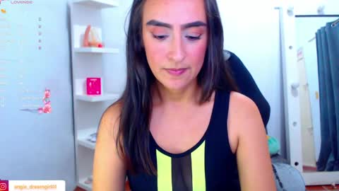 Snapshot of angie_dreamgirl chatting on May 2026 08:25:02 PM IG angie dreamgirl01 online show from May 2026 08:25:02 PM