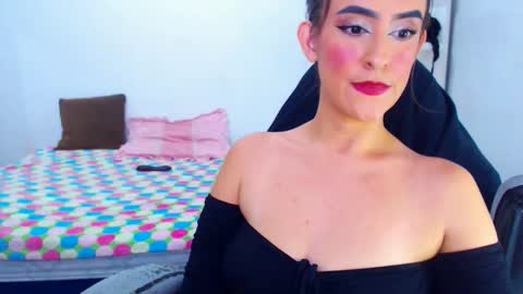 Snapshot of angie_dreamgirl chatting on May 2026 02:31:02 AM IG angie dreamgirl01 online show from May 2026 02:31:02 AM