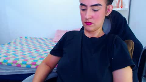 Snapshot of angie_dreamgirl chatting on July 2026 04:25:01 AM IG angie dreamgirl01 online show from July 2026 04:25:01 AM