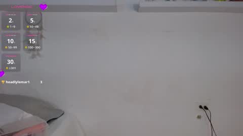 angiellam online show from November 2025 01:44:02 PM