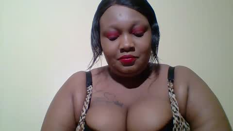 Snapshot of angienew chatting on November 2025 08:33:02 PM Angie online show from November 2025 08:33:02 PM