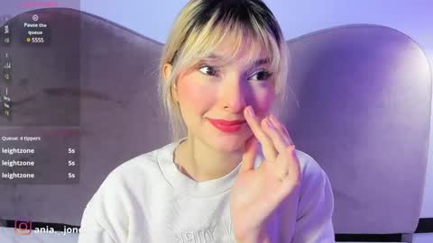 Ania online show from December 2024 08:14:02 PM