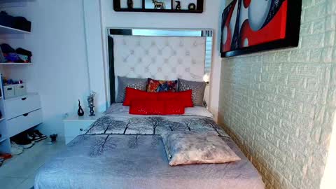 Snapshot of anielli69 chatting on October 2025 11:58:01 PM laura online show from October 2025 11:58:01 PM