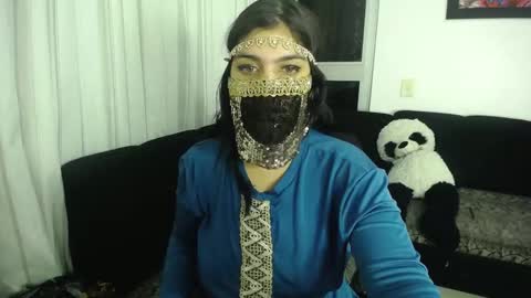 Anissa online show from November 2025 05:27:02 AM