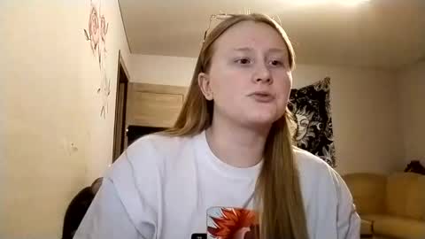 Snapshot of anika_lipps chatting on September 2025 01:31:02 AM Anika online show from September 2025 01:31:02 AM