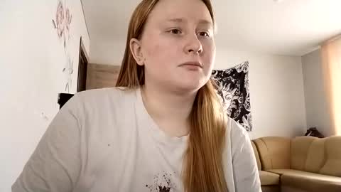 Snapshot of anika_lipps chatting on October 2025 09:18:02 AM Anika online show from October 2025 09:18:02 AM