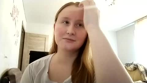 Snapshot of anika_lipps chatting on June 2026 06:17:02 AM Anika online show from June 2026 06:17:02 AM