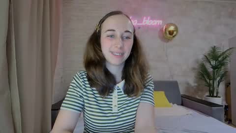 anikabloom online show from February 2025 08:58:02 PM