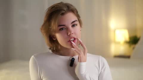 AnishaVivo online show from November 2025 12:29:02 PM