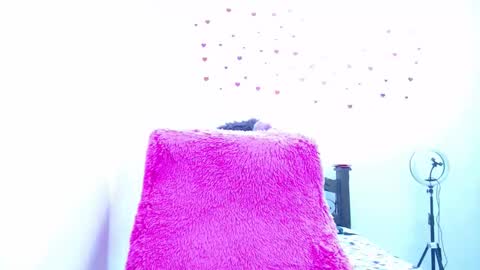 ana independent model online show from February 2025 10:45:01 AM