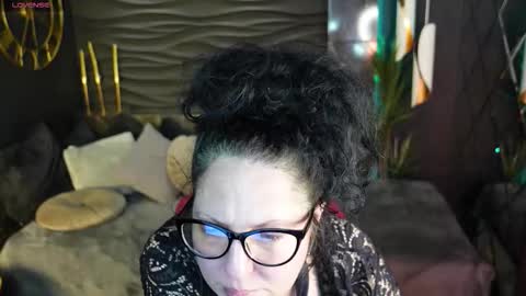 Anita online show from November 2025 09:13:01 PM