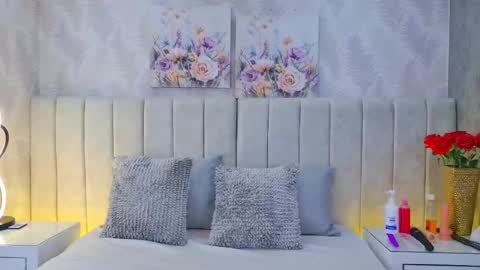 Dania Lpez online show from October 2025 12:15:02 PM