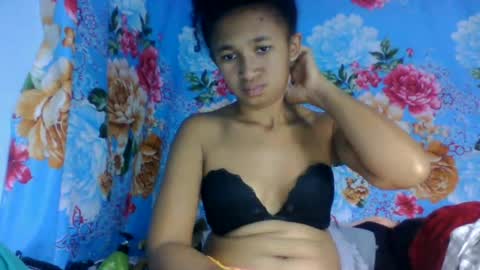 Snapshot of anitaazzh chatting on June 2026 05:45:02 AM anitaazzh online show from June 2026 05:45:02 AM