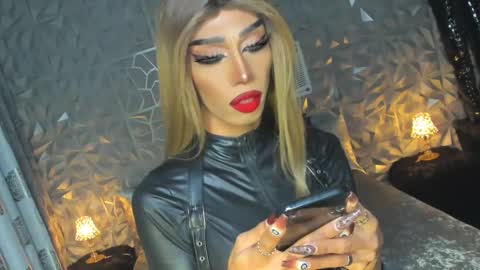 Snapshot of anitacruisze chatting on January 2025 11:21:02 AM Miss Ann online show from January 2025 11:21:02 AM