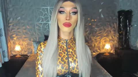 Snapshot of anitacruisze chatting on January 2025 11:34:02 PM Miss Ann online show from January 2025 11:34:02 PM