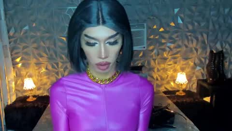 Snapshot of anitacruisze chatting on January 2025 11:17:02 PM Miss Ann online show from January 2025 11:17:02 PM