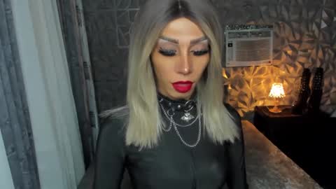 Snapshot of anitacruisze chatting on February 2025 07:39:02 AM Miss Ann online show from February 2025 07:39:02 AM