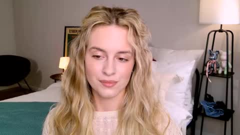 Anita online show from October 2025 01:09:01 PM