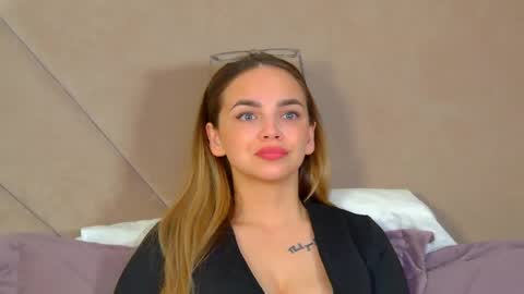 Snapshot of anitaventure chatting on June 2026 04:34:01 AM AnitaVenture online show from June 2026 04:34:01 AM