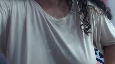 anitta_bell1 online show from December 2024 02:53:02 AM