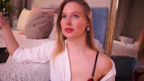 Ann online show from September 2025 02:28:02 PM