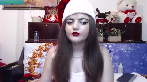 Ana   online show from December 2024 05:44:01 PM