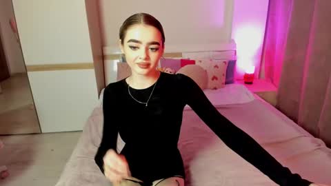 Anna online show from February 2025 03:36:02 PM