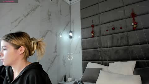 Anna online show from January 2025 01:06:01 AM