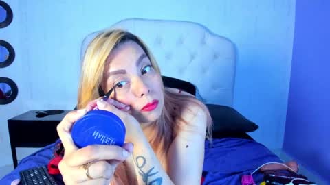 Snapshot of anna_stonne__ chatting on March 2025 09:18:01 AM Anna online show from March 2025 09:18:01 AM