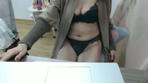 Snapshot of anna_xyz chatting on November 2025 01:41:02 AM anna_xyz online show from November 2025 01:41:02 AM