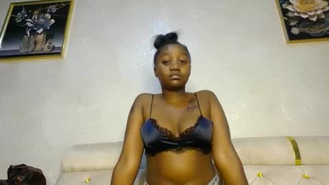 Snapshot of annabel038 chatting on February 2025 08:53:02 PM Annabel online show from February 2025 08:53:02 PM
