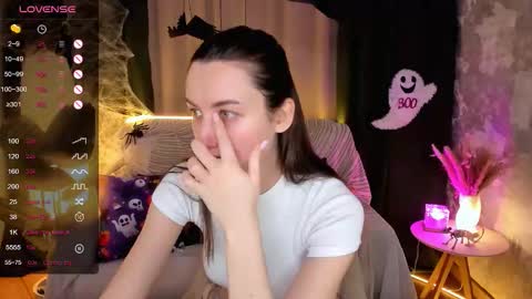 Anna online show from October 2025 02:13:01 AM