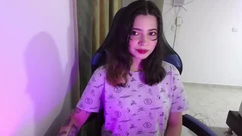 Snapshot of annacrow chatting on October 2025 09:46:01 PM Anna online show from October 2025 09:46:01 PM