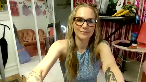 annadelrae444 online show from September 2025 12:43:02 AM