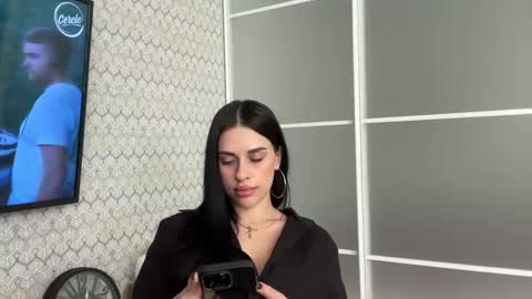 CLEOPATRA online show from January 2025 01:03:01 PM